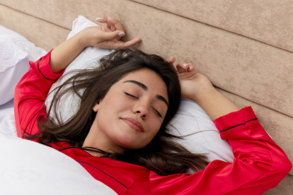 Uno de los programas funciona como un despertador inteligente que despierta al usuario en la fase más ligera del sueño.