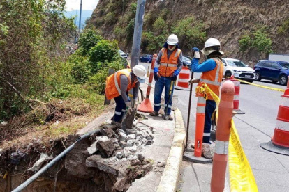 Trabajos. Personal de Epmmop trabajará en dos jornadas para evitar congestión vehicular en horas pico.