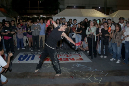El actor y bailarín Omar Aguirre fue el primer en participar en el Plantón Cultural