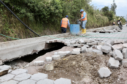 Trabajos. Personal de la Junta de Agua limpió el canal de riego y está previsto que coloquen una capa de hormigón.