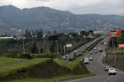 El proyecto de solución vial era mejorar la movilidad entre el centro de Quito y los valles de Tumbaco y Cumbayá.
