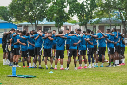 Emelec entrenó en el Polideportivo de Los Samanes, previo al duelo contra Deportivo Cuenca.