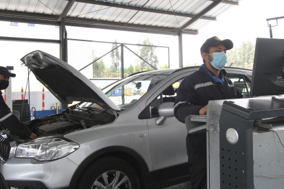 Por el feriado del 9 de octubre, los centros de revisión vehicular en Quito tendrán horarios especiales.