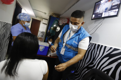 Expertos piden intensificar jornadas de vacunación para proteger a niños y adultos vulnerables frente a virus respiratorios.