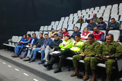 Durante la reunión previa a la ejecución del simulacro nacional.