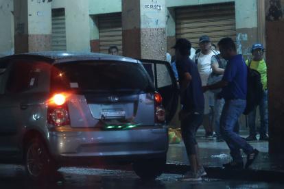 Táctica. Expertos sugieren no tener un auto confiable, se debe variar.