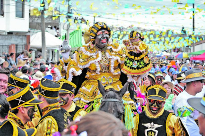 Personaje. La Mama Negra es la figura emblemática del desfile.