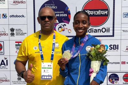 Kiara Rodríguez ganó su segunda medalla de oro en el Mundial de Paratletismo de Nueva Delhi. Su entrenador es el cubano Bernardo Valdés.