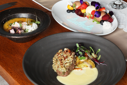 El restaurante Cúpulas Azules (del Hotel Cruz del Vado) es parte de la Guia Michelin.