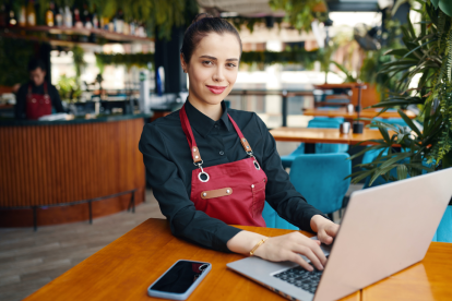 Trabajadores que laboren el feriado del 9 de octubre en Ecuador deben recibir pago doble.