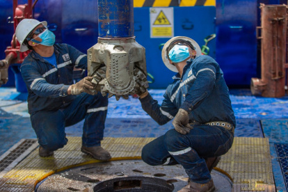 Los recortes más significativos  de personal se realizaron en  Comercialización Nacional (venta de derivados) y en Exploración y Producción.