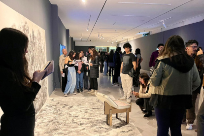 La muestra se lleva a cabo en Quito, con piezas de ocho artistas de dos países.