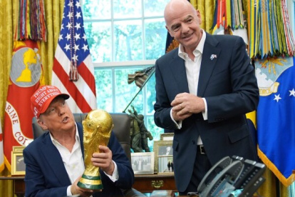Donal Trump (I) y Gianni Infantino reunidos en la Casa Blanca a vísperas del Mundial 2026.