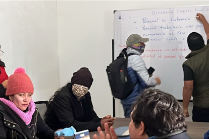 Expoflores publicó imágenes, del momento en que dirigente de grupos indígenas ingresó a una de las fincas.