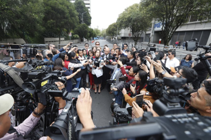 Asambleístas de ADN acudieron este 6 de octubre de 2025 a la Fiscalía para solicitar un acto urgente.
