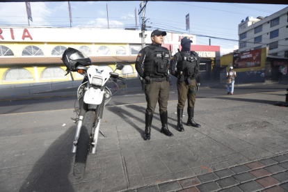 Uniformados se han desplegado por varios sectores del Ecuador ante las declaratorias de estado de excepción.