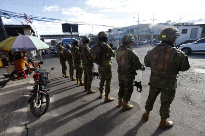 Daniel Noboa dispuso que las Fuerzas Armadas apoyen a la Policía Nacional durante la vigencia del estado de excepción en Quito, otros cantones de Pichincha y 9 provincias más.