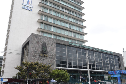 IESS. Se cuestionan el nuevo manejo que se dará a la cartera vencida.