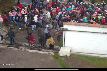 Una finca de flores en Cotacachi cercada por quienes apoyan el paro para que el diésel tenga ubsidio.