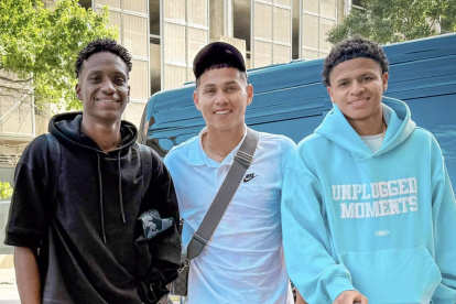 Darwin Guagua, Jordy Alcívar y Patrick Mercado jugadores de Ecuador.