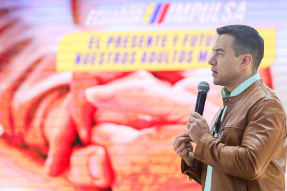 Daniel Noboa anunció la entrega de un bono mensual de $100 como parte de la ampliación de la protección social.