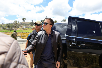 La ministra Inés Manzano informó que el vehículo presidencial presenta impactos de bala tras el ataque en El Tambo, Cañar.