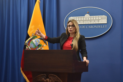 Tras permanecer varias semanas en Latacunga, la rueda de prensa del 6 de octubre de 2025 de Carolina Jaramillo volvió al Palacio de Carondelet, en Quito.