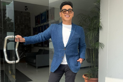 Lazito de la farándula, panelista y reportero de Los Hackers.