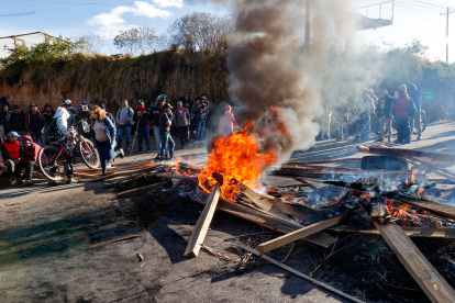 Varias vías continúan cerradas en el día 17 del paro nacional.