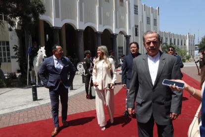 Los asambleístas correístas adelantaron que se retirarían de la sesión en señal de protesta, pero hasta el cierre de esta nota seguían en el evento.