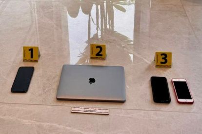 La Fiscalía informó sobre la incautación de equipos electrónicos en el marco de una investigación por presunto lavado de activos.