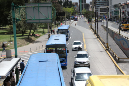La medida aplica a autos y motos dentro del casco urbano. No se activa en los valles de la capital.