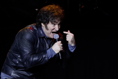 El presidente de Argentina, Javier Milei, habla durante un evento el 8 de octubre de 2025, en Buenos Aires (Argentina).