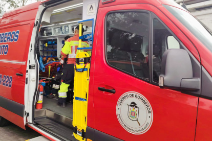 Una joven francesa fue rescatada por bomberos tras sufrir una caída mientras recorría el volcán Rucu Pichincha en Quito.