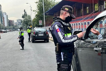 Los agentes de tránsito se desplegarán en zonas de alta afluencia vehicular.