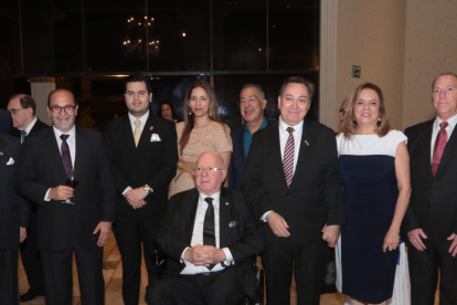 Carlos Estarellas, Humberto Plaza, Carlos Estarellas E., Diana Acosta, José Brito, Jorge Valenzuela, Ángeles Ramírez, Luis Jiménez y Xavier Simon.