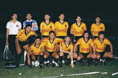 La plantilla de Barcelona que jugó por primera vez una final de Copa Libertadores en 1990.
