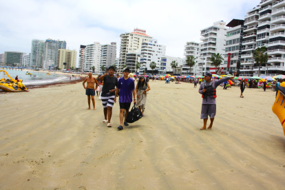 Las playas de Chipipe y San Lorenzo concentraron un buen número de bañistas.