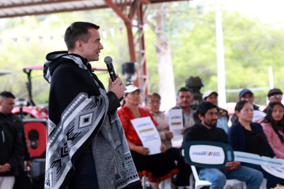 El presidente Daniel Noboa en entrega de incentivos, en la Sierra.