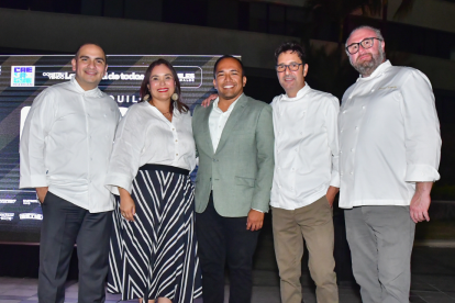 Miguel Ponce, Mariuxi Arévalo, Ángelo Calderón, Santiago Granda y Francisco Vintimilla.