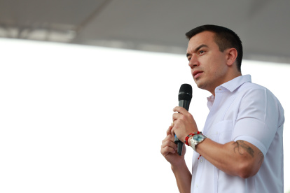 Más de 53 mil transportistas comerciales en Ecuador podrán acceder a un nuevo paquete de incentivos económicos.