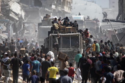 Empieza a llegar la ayuda humanitaria desde el sur de Gaza