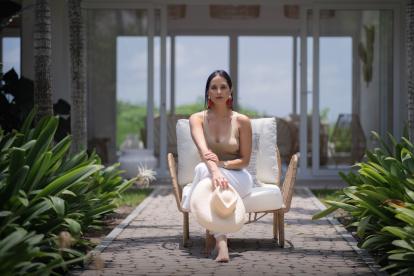 La CEO de Tanusas Hotel lidera iniciativas que rescatan saberes locales y celebran la diversidad cultural.