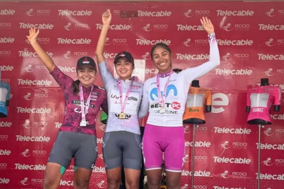 Las mujeres del Liv Toscana Mitsubishi tras las etapas disputadas.