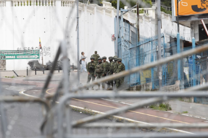 Los alrededores de la Asamblea Nacional, que están a pocas cuadras del Parque El Arbolito, amanecieron con mayor custodia militar.