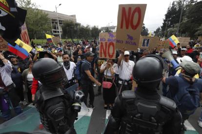 Manifestantes llegaron este domingo 12 de octubre de 2025 al parque El Arbolito, en el centro norte de Quito.