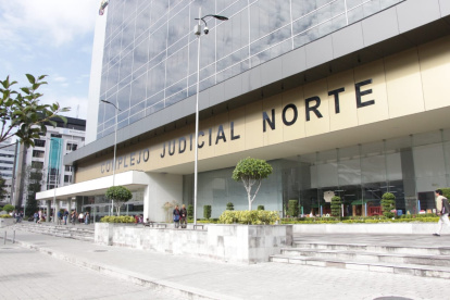 El Tribunal Penal suspendió la audiencia de juicio contra cuatro personas naturales y tres jurídicas procesadas por presunto lavado de activos.