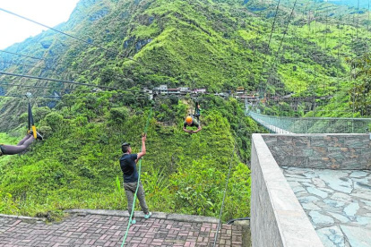 Baños. Baños de Agua Santa recibió turistas, pese a las protestas, tras una campaña para atraer visitantes.