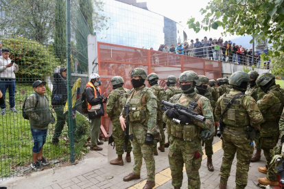 El 12 de octubre, los manifestantes ingresaron a la Casa de la Cultura, en la av. Patria y Seis de Diciembre.