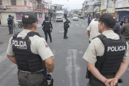 Balacera en la 22 y Cristóbal Colón deja varios muertos y algunos heridos.